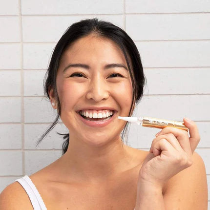 Glowing Teeth Whitening Pen